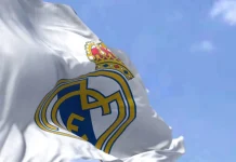 José Mourinho przed derbami Madrytu: „To mecz o trzy punkty, ale derby mają w sobie coś więcej” Real Madryt - logo 5 herb flaga